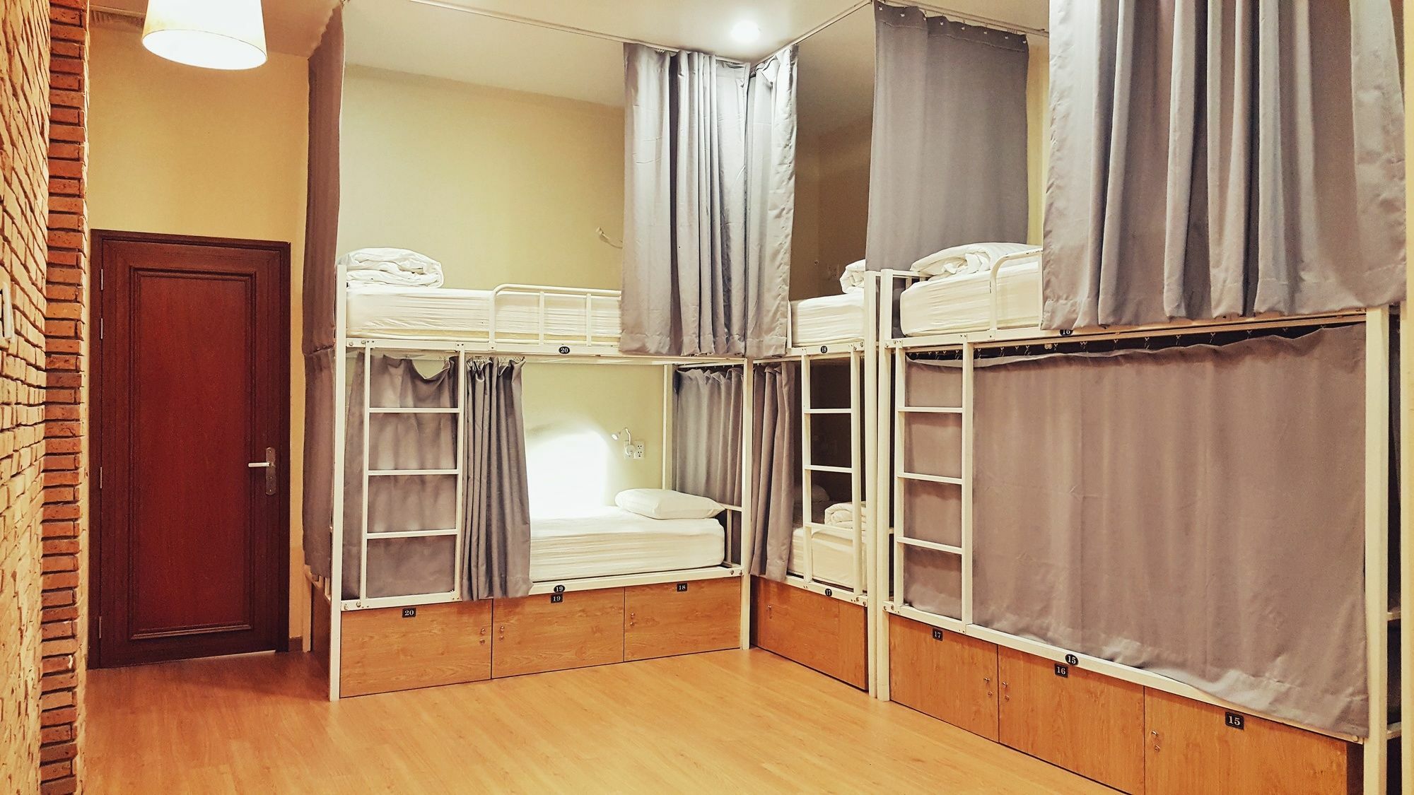 Vy Da Backpackers Hostel Ho Chi Minh City Exterior photo